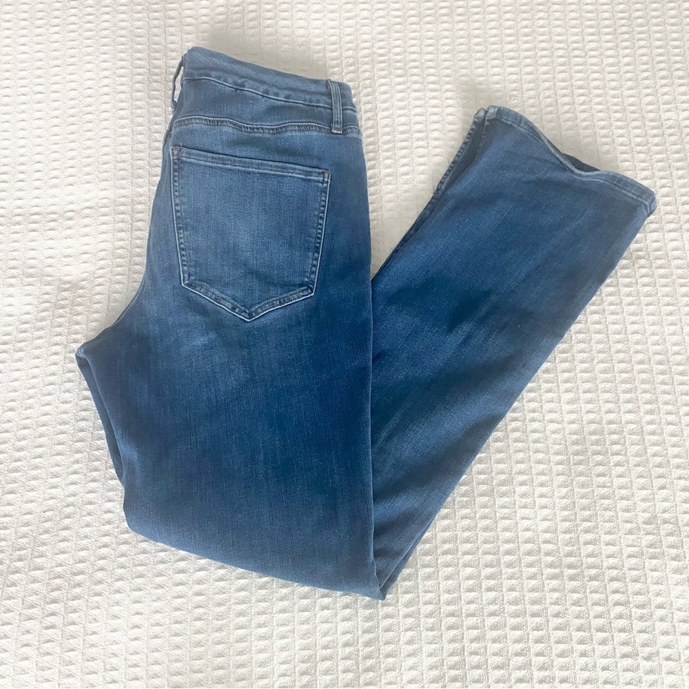 Express Women's Skyscraper mid rise Jeans in Blue size Large